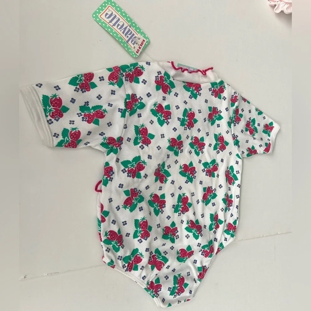 Vintage Kids R Us Playette Baby Bodysuit/Romper Strawberry Print 12 Months
